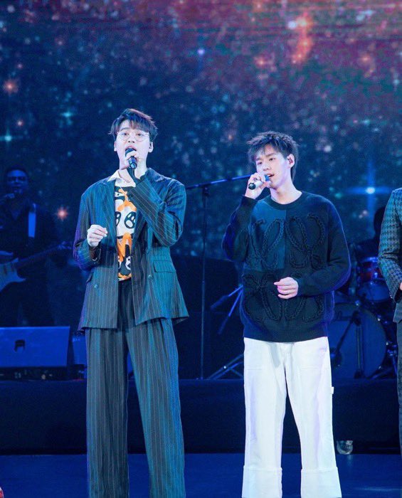 kwrxxxx's tweet photo. พี่นนท์บอกว่าบิวกิ้นเก่งและคู่ควรกับเพลง ใครเข้าใจ เค้าเห็นบิวกิ้นตั้งแต่ยังหน้าใหม่ ประสบการณ์น้อย จนวันนี้เค้าบอกบิวกิ้นเก่งมาก 

#NONT_ARENAENCORE_DAY2
#THEMOMENT_ARENAENCORE 
#Bbillkin #NONTTANONT 

              2020                                        2026 https://t.co/KudXRleDQc