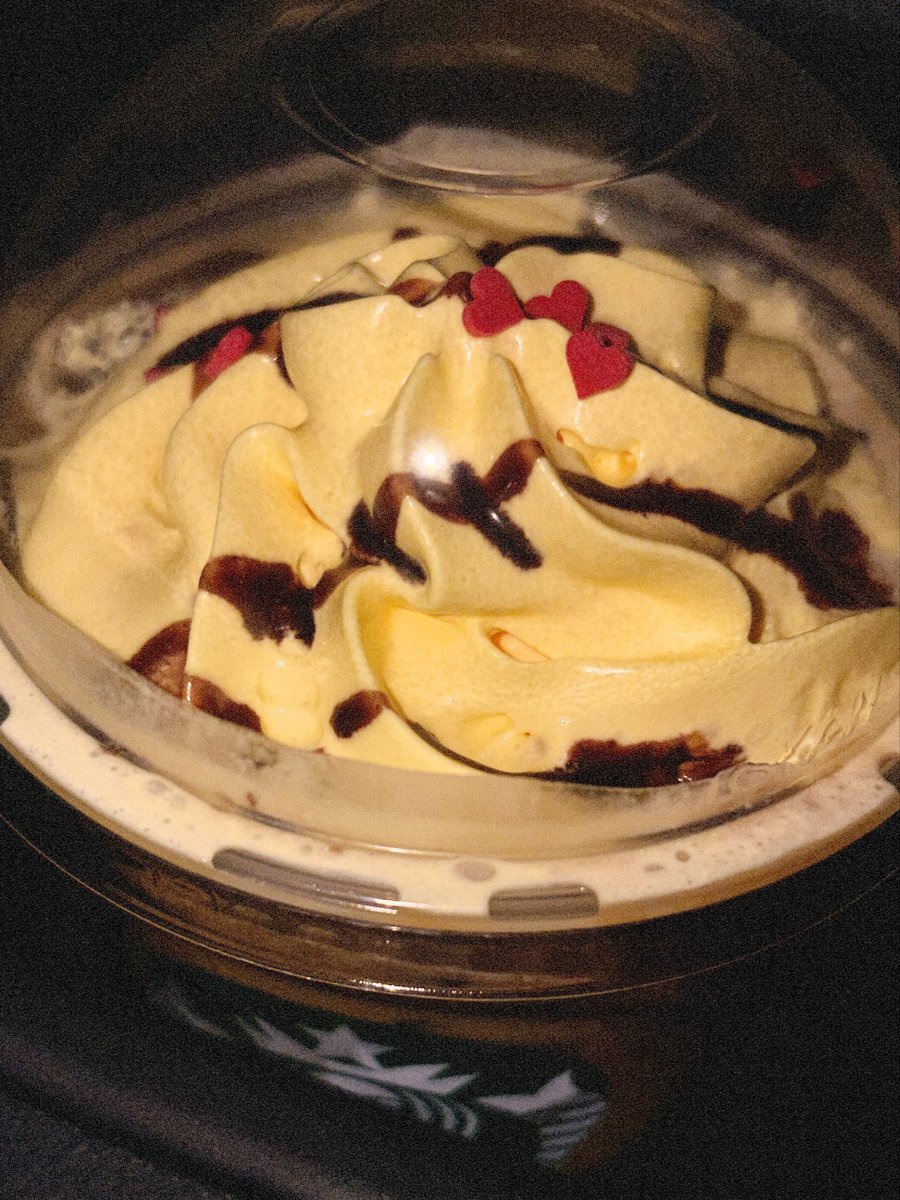 gul_gg__'s tweet photo. 今日配信おやすみ！！
スタバのピカチュウラテ甘くてめちゃうま
おすすめです💛⚡️🖤
お布団かけてゆっくり寝んだよ🫵🏻🫵🏻 https://t.co/iifGTLtm9D