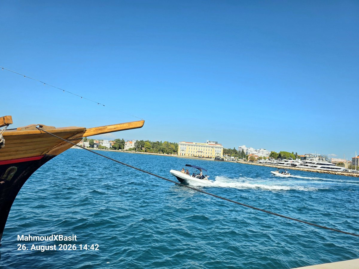 MahmoudXBasit's tweet photo. مليان أحلام وعشان مربوط ..
 مكسور وبكسر في المقاديف 🚢⚓️ https://t.co/jggD4QnafW