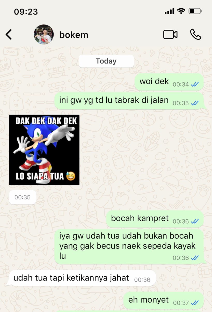 sunwavest's tweet photo. #singchimon au in which sing harit si mahasiswa dengan kesabaran setipis tisu ketemu chimon si bokem tukang ragebait https://t.co/oVhxFbFrux