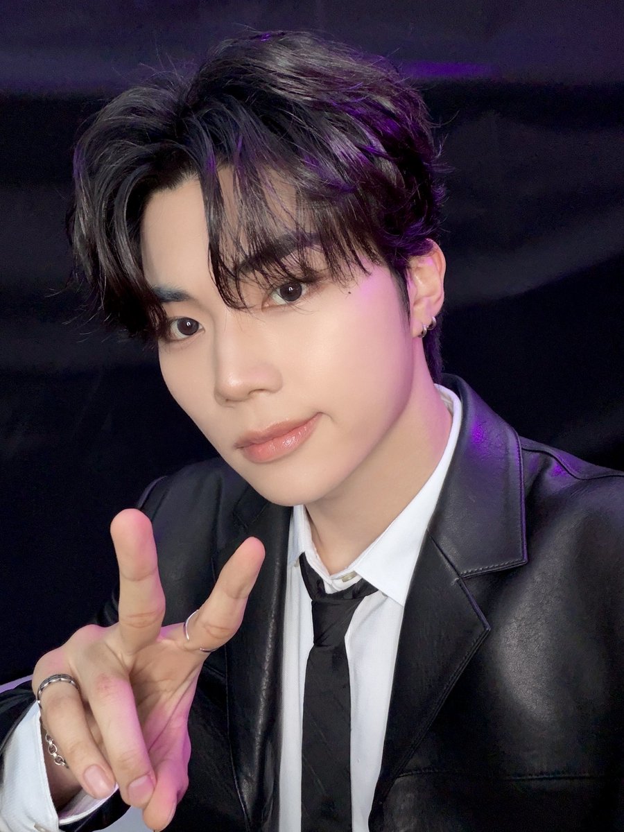 ZB1_official's tweet photo. 261004
<2026 강남페스티벌 K-POP 콘서트>

#ZEROBASEONE #ZB1 #제로베이스원 
#PARKGUNWOOK #박건욱 https://t.co/9pDfCYmhH3