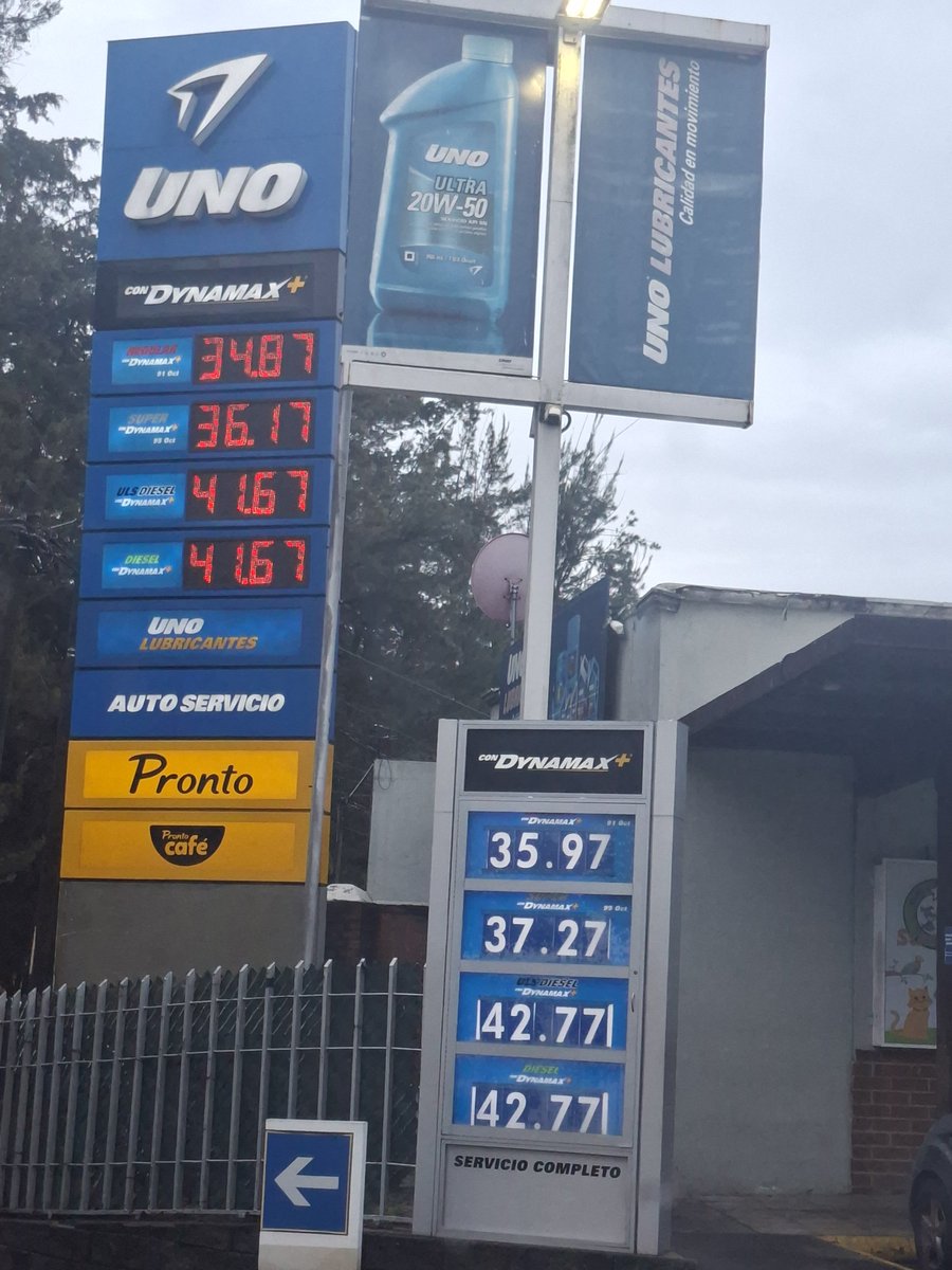 CoronaVirusGT's tweet photo. Sin impuestos,  la gasolina ya va a llegar a los Q40 otra vez. https://t.co/SprvZv753e