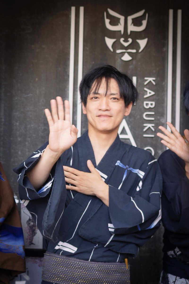 6uFUJs6BosukH1D's tweet photo. #ナゴヤ座
#名古屋虎之助 さん
#トラスケの日
㊗️トラスケの日🎊
舞台に立つとワクワクするお芝居が詰まっていて、「役者」さんとして努力や挑戦を惜しまない姿、カッコいいです‼️
そして、そのおもろさが癖になる🤭
ナゴヤ座とお外の舞台の両立がほんとにお見事ッ👏
(ぜっったいまた、大石内蔵助、演じてくださいますように🌟)