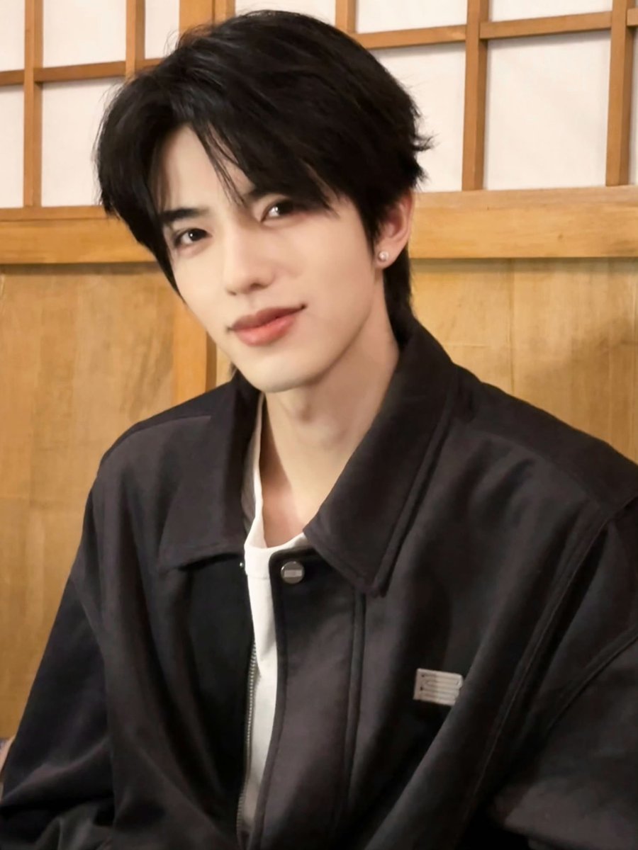 shuyuan_ph's tweet photo. [WEIBO]

261004 Shuyuan Weibo Update!

Here’s a little preview too 🕙
🔗https://t.co/sMooMlFuxo

#shuyuan #淑元 #yuyuan #shuyuanph https://t.co/ZgOvXQjsr0
