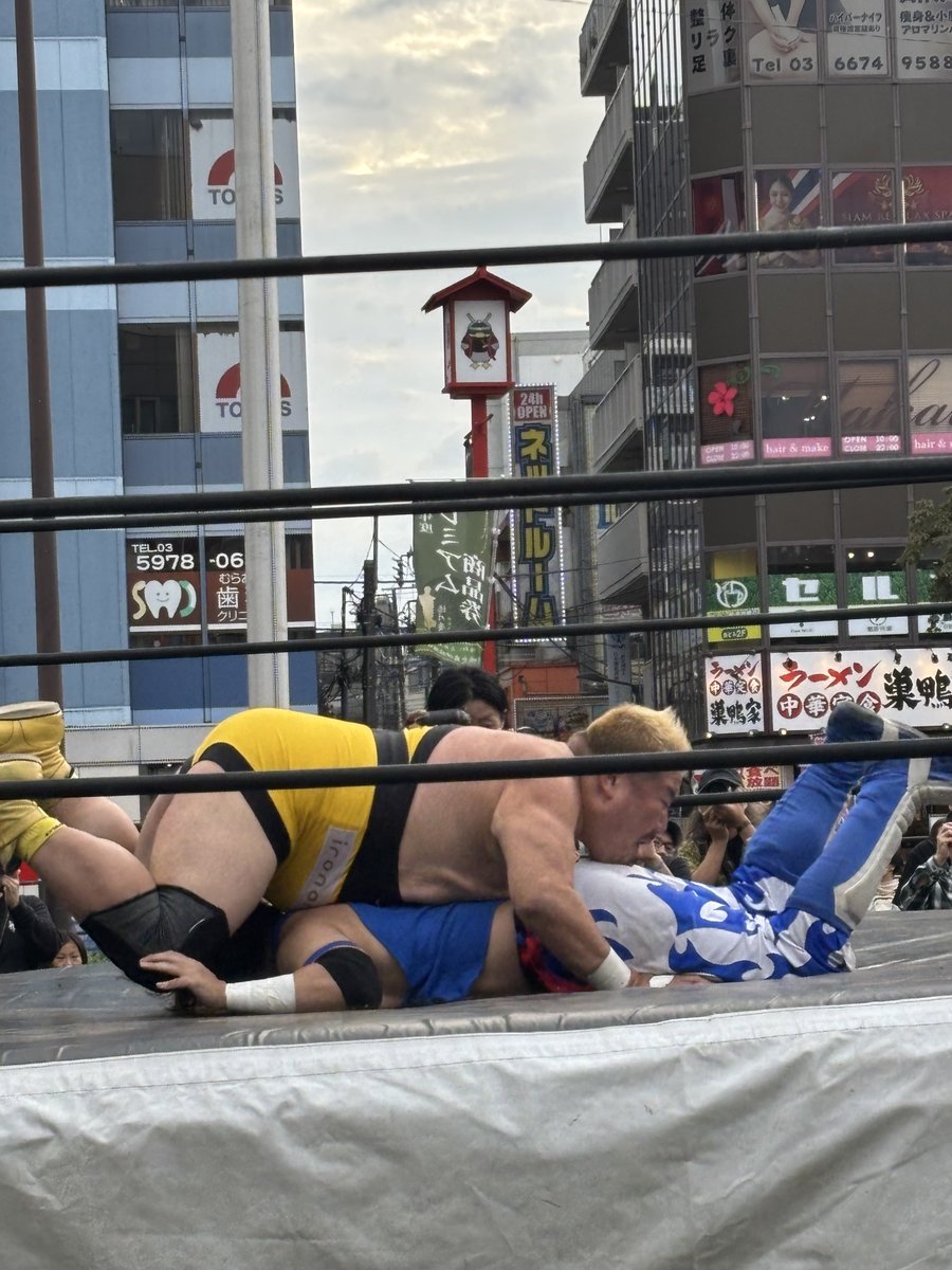 wwafc1's tweet photo. 試合はガッツラリアットからの
ゴーストバスターでガッツ石島勝利‼️
お天気にも恵まれ、今年も大盛況でした‼️
#TTTpro
#アクロバトル商店会フェス https://t.co/e2uiRva8G0