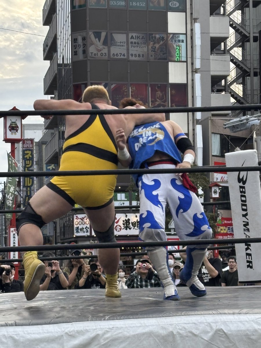 wwafc1's tweet photo. 試合はガッツラリアットからの
ゴーストバスターでガッツ石島勝利‼️
お天気にも恵まれ、今年も大盛況でした‼️
#TTTpro
#アクロバトル商店会フェス https://t.co/e2uiRva8G0