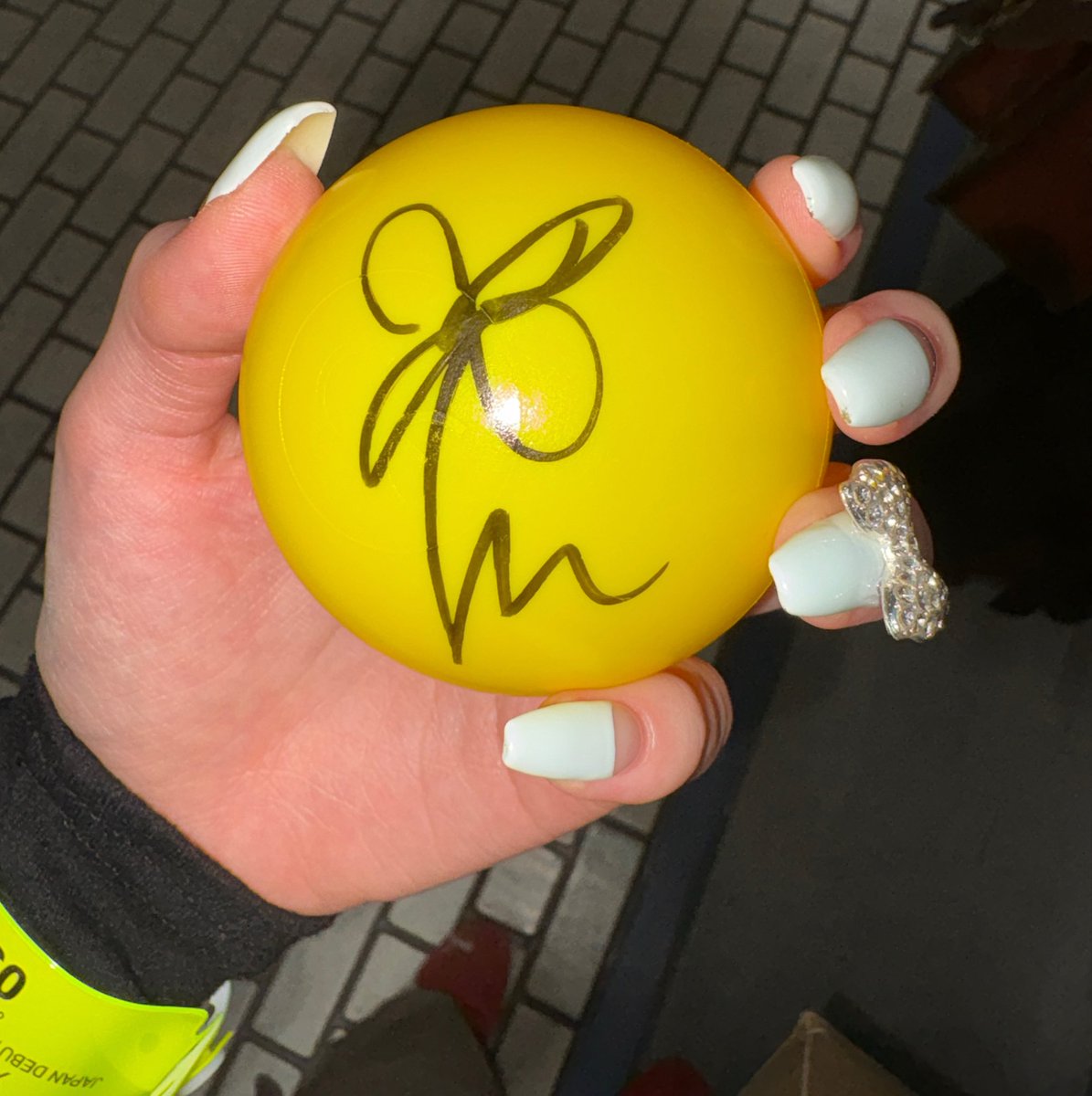 4oko0's tweet photo. コウヤさんが投げてくれたスンハンとのサインボール取れました😭😭 https://t.co/tiLJ2tCV9i