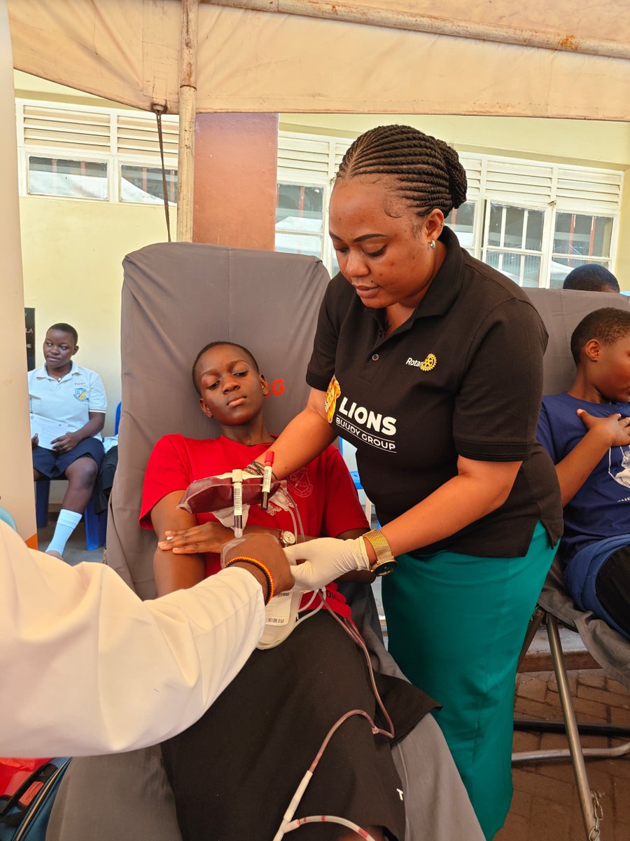 RotaryNalumunye's tweet photo. Instead of resting in our beautiful homes, today we decided to head to Lubaga Girls SS to donate blood. 

Supported by @ubtsug1, and led by our Lions Buddy Group, we continue to support Governor @DGDanielDdam's call to #CreateLastingImpact in our community. #Rotary https://t.co/pxisaHPQHS