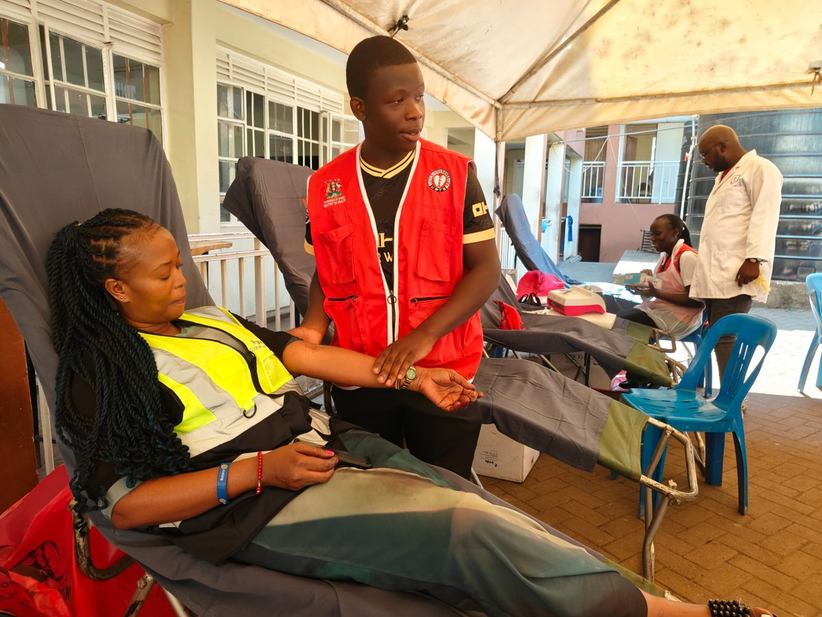 RotaryNalumunye's tweet photo. Instead of resting in our beautiful homes, today we decided to head to Lubaga Girls SS to donate blood. 

Supported by @ubtsug1, and led by our Lions Buddy Group, we continue to support Governor @DGDanielDdam's call to #CreateLastingImpact in our community. #Rotary https://t.co/pxisaHPQHS