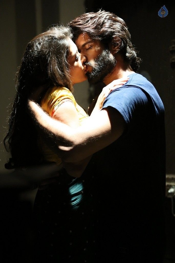 Dino89V's tweet photo. @TheDeverakonda 1/2 
#Lecturing #society about #parenting while #glamorizing #vulgar #language, #lip-locks and #sexual scenes for #money is #peak #hypocrisy. If #values matter, #lead by #example… don’t #preach #standards you #profit from #breaking. https://t.co/zj9hsAObLT