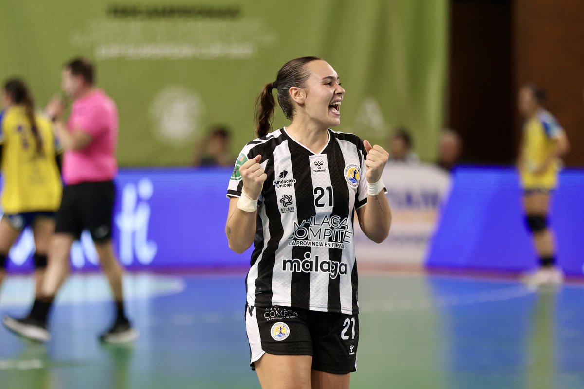 IberdrolaDHF's tweet photo. 🌟¡Aquí va la galería del #PartidoEstrella entre Costa del Sol Málaga y Rocasa Gran Canaria! 📸
🆚 @BMMalagaCosta 3️⃣0️⃣-2️⃣7️⃣ @BMRemudas
📸 @BMMalagaCosta
#️⃣ #Balonmano #SheLovesHandball https://t.co/RQTHK6yDuk