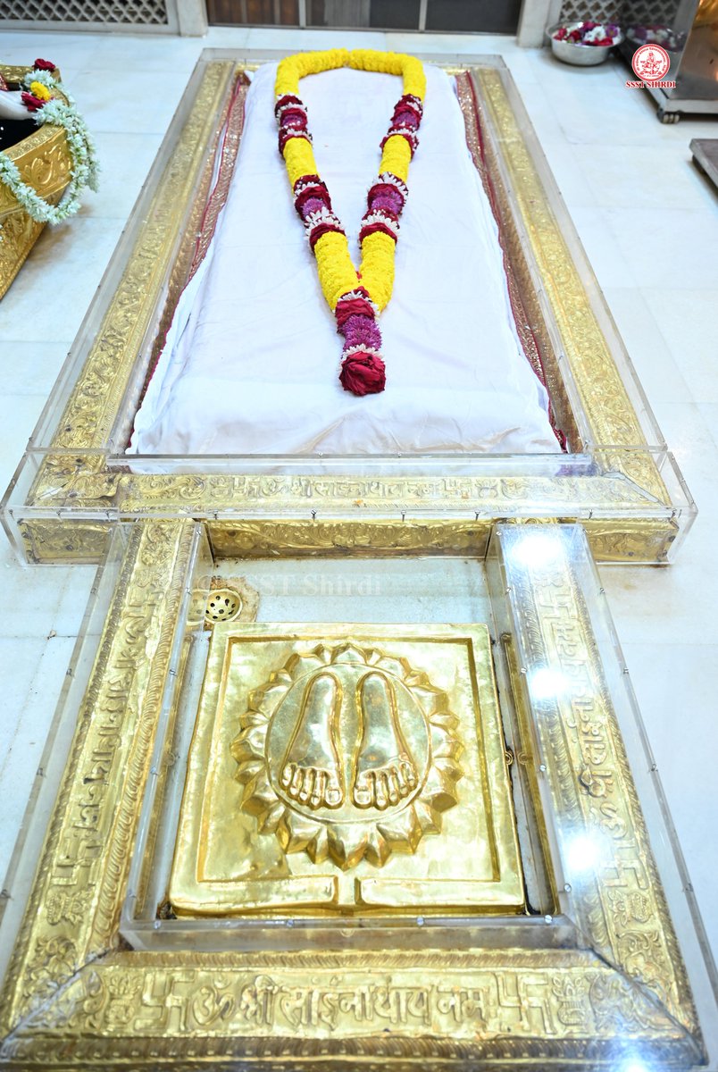 SSSTShirdi's tweet photo. *!! ॐ साई राम !!*
*श्री साईबाबा संस्थान विश्वस्त व्यवस्था,शिर्डी*
*!! ॐ Sai Ram !!*
*Shri Saibaba Sansthan Trust, Shirdi*
≈≈≈≈≈≈≈≈≈≈≈≈≈≈≈≈≈ 
*आरती :- धुपारती*
*रविवार ०४ ऑक्टोबर २०२६*              *Aarti :- Dhooparti*
*Sunday 04 October 2026* https://t.co/i98Y1K3jgO