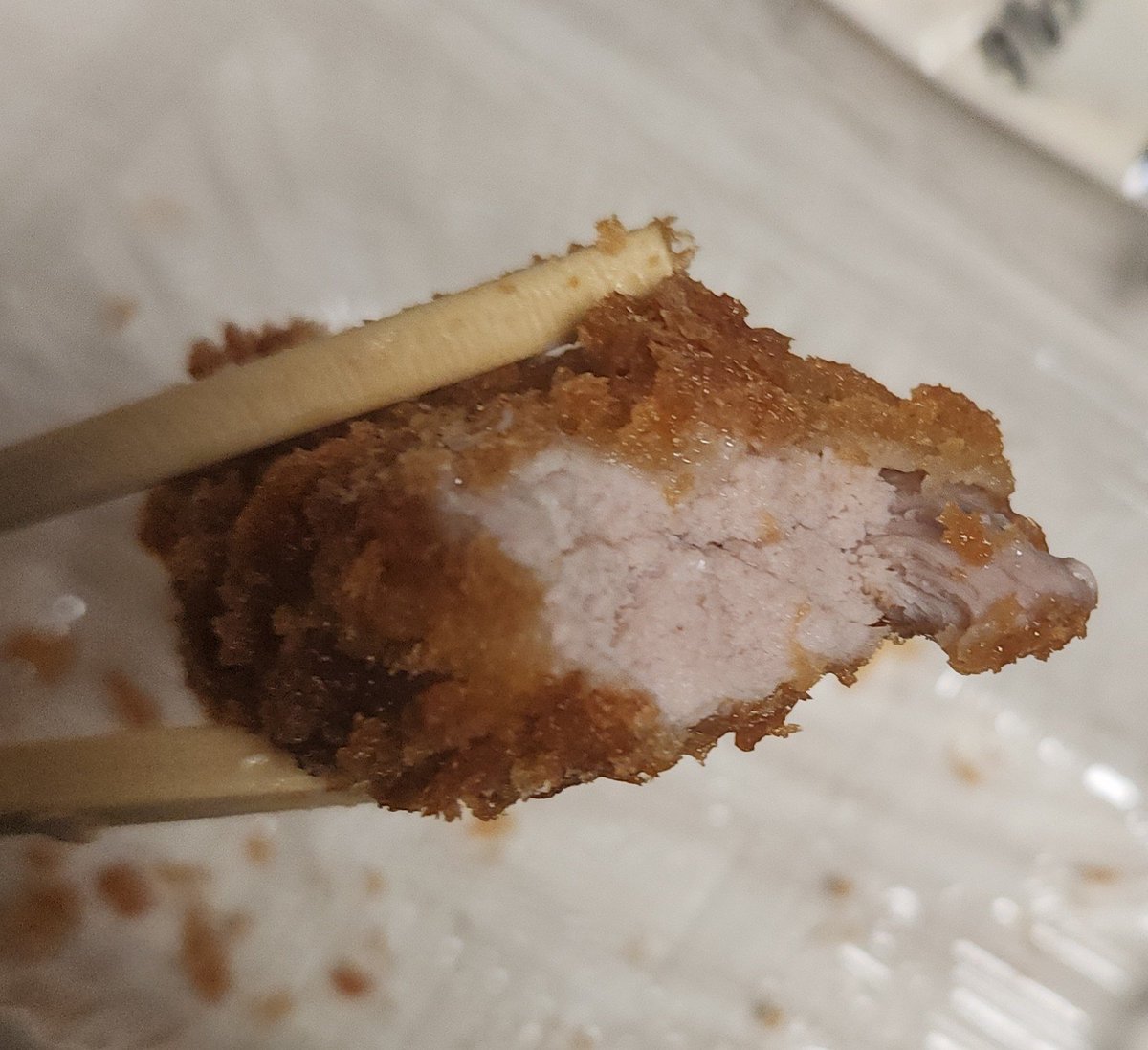 ryzkyn's tweet photo. 流石に火が入りすぎ。
肉かと思ったは。

#かつや #カキフライ https://t.co/HYrQ9dxTsx