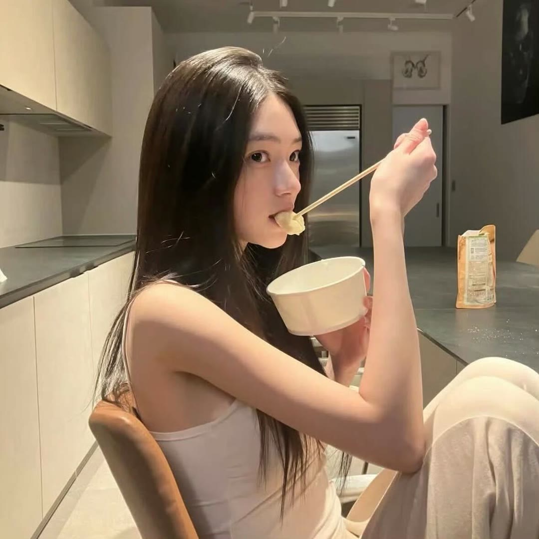 VivVell's tweet photo. for😮08年，160cm，47kg约宁波想认识一个聊得来的人，一起分享生活。 慢热但真诚，期待遇见有趣的你。炮亳州🥡⛳ #宁波 #女大 https://t.co/3UOHekUaHA