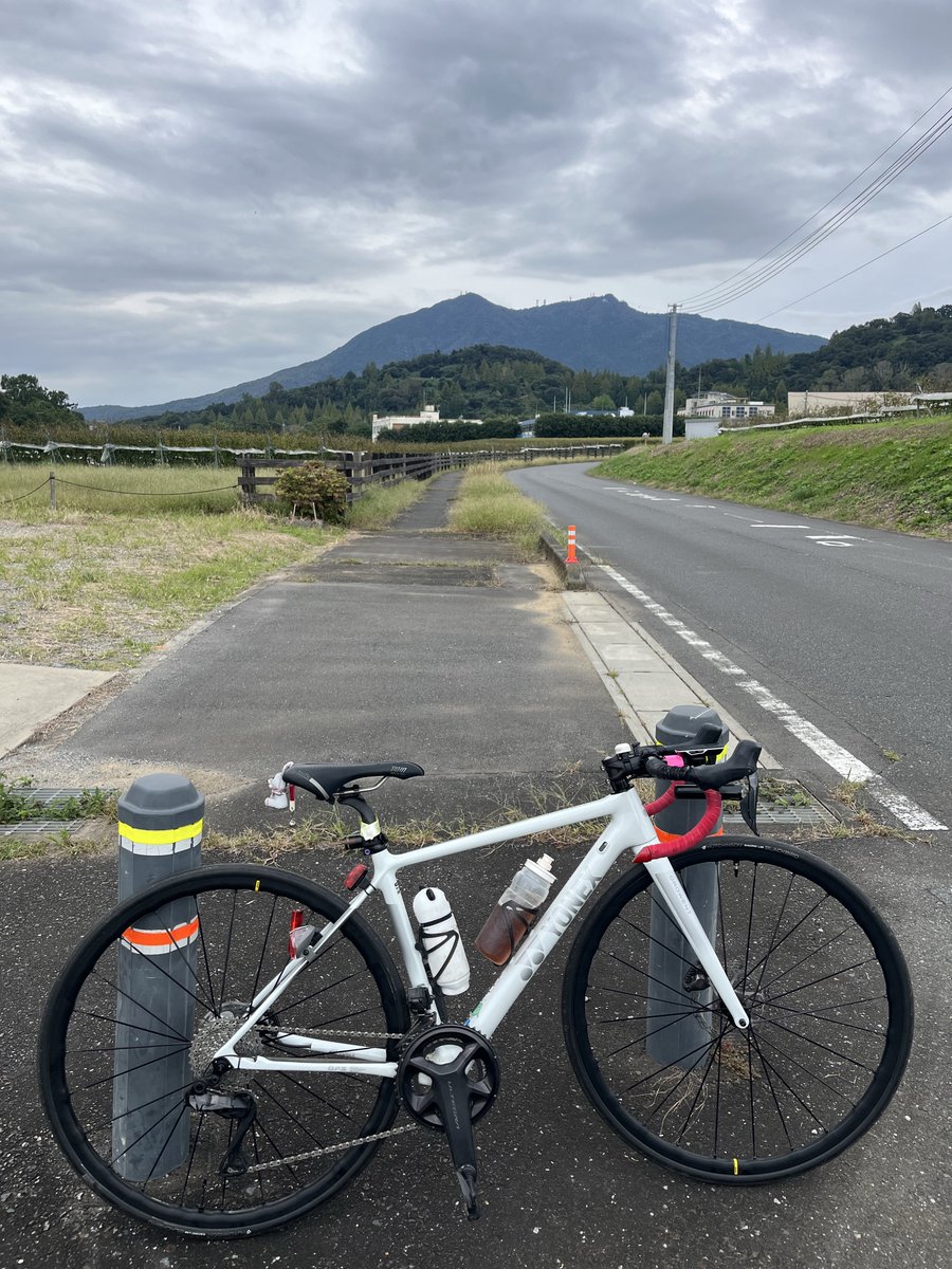 ichimi155cm's tweet photo. 今日はもてぎに向けての超突貫工事。サーベイちゃんで地道に訓練してても今年は全然乗れていない💦２部練で100キロ走頑張った🚲この写真撮った時は95キロ位だけど💦 https://t.co/KpgdugXxQW