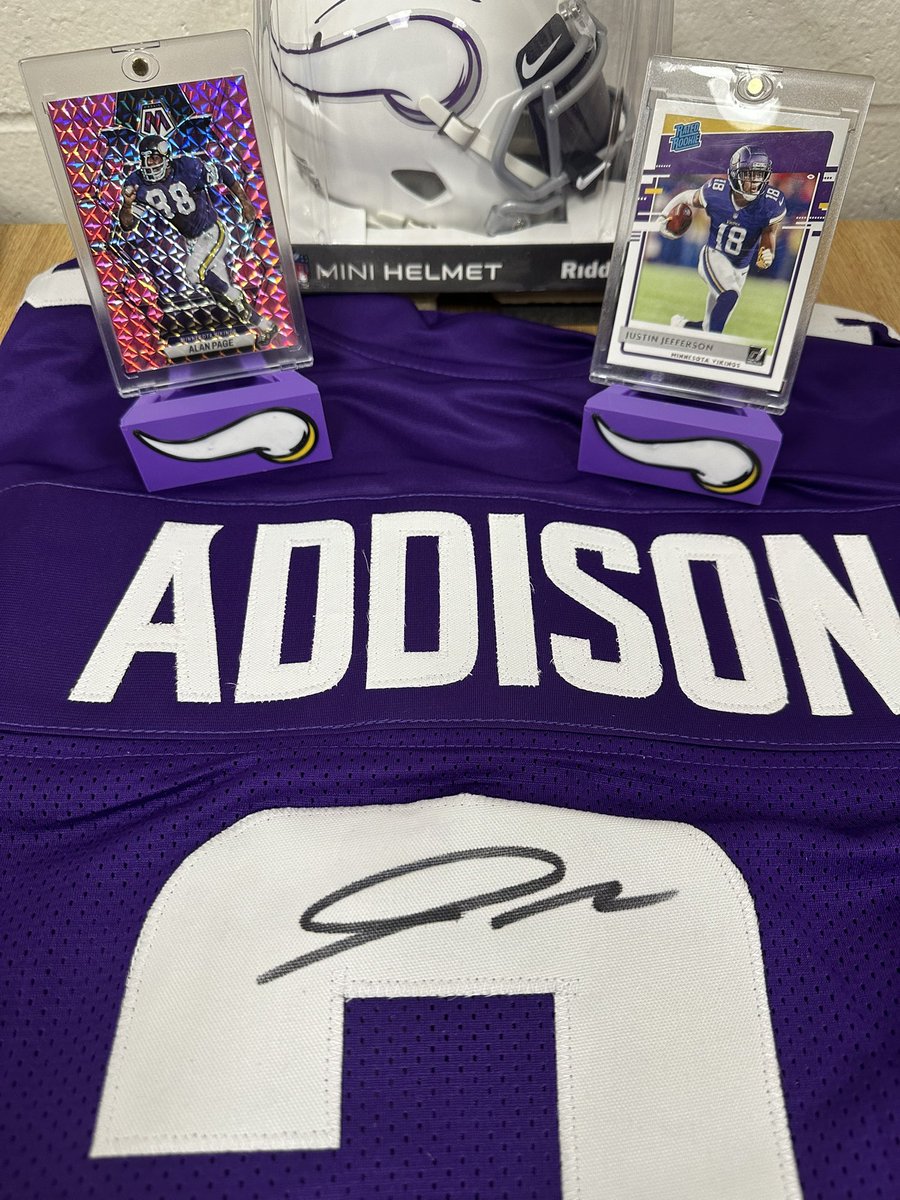 stevehoikkala's tweet photo. 🎁Giveaway Today #Vikings Fans! 

FOUR Chances To WIN

🟣Alan Page Card
🟡Justin Jefferson Rookie Card
🟣Jordan Addison Autographed Jersey

Follow @stevehoikkala and @VikingsPlaybook on X 💜 #SKOL  

🔥Autographed Carl Eller Jersey for YouTube “VIKESPLAYBOOK” subscribers at 400! https://t.co/6TkLcDrzxz