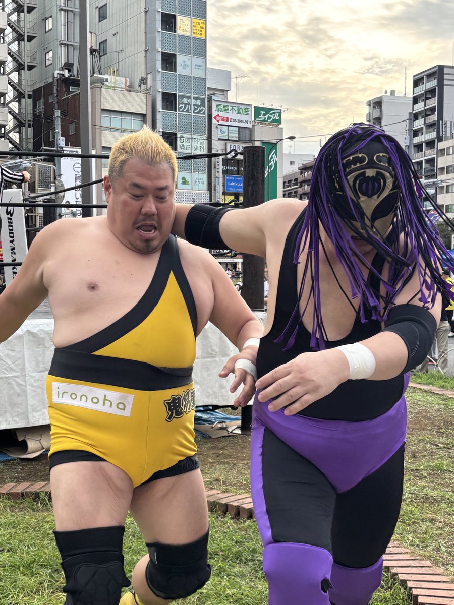 wwafc1's tweet photo. さっそく場外乱闘‼️
みんな大喜び😊
#TTTpro
#アクロバトル商店会フェス https://t.co/lg71Uhao1Y