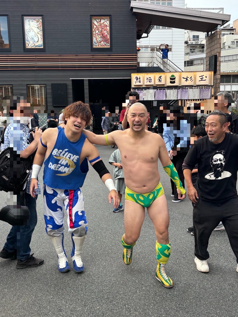 wwafc1's tweet photo. さっそく場外乱闘‼️
みんな大喜び😊
#TTTpro
#アクロバトル商店会フェス https://t.co/lg71Uhao1Y