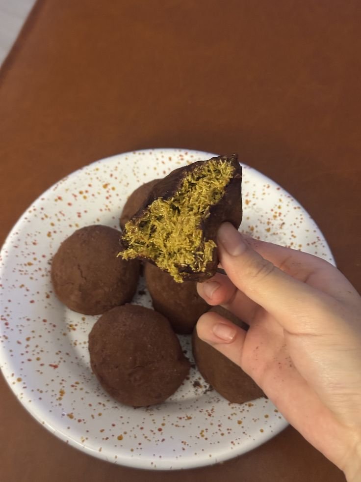 pennedbynavy's tweet photo. ️️
️️
Dubai chewy cookie, yummy..
 ️️
 ️️ https://t.co/90DS1PxTfV