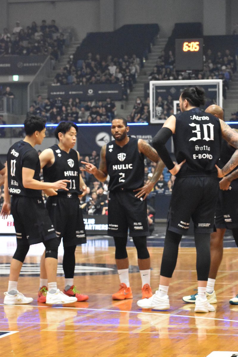 yujuw96's tweet photo. 開幕戦🔥✨🏀

ホームに姿見えない中行くのは本当複雑さもありましたぁ!!!!ちびはパードンいるから行くと😊🖤

純粋にバスケを楽しませてもらいましたぁ✨メンバー確定から大幅に変わってる中追い上げの力をみせてもらいました!!!!

そこにいたらなーって思うこともありましたが楽しかったです😊✨ https://t.co/OROK0CKiin