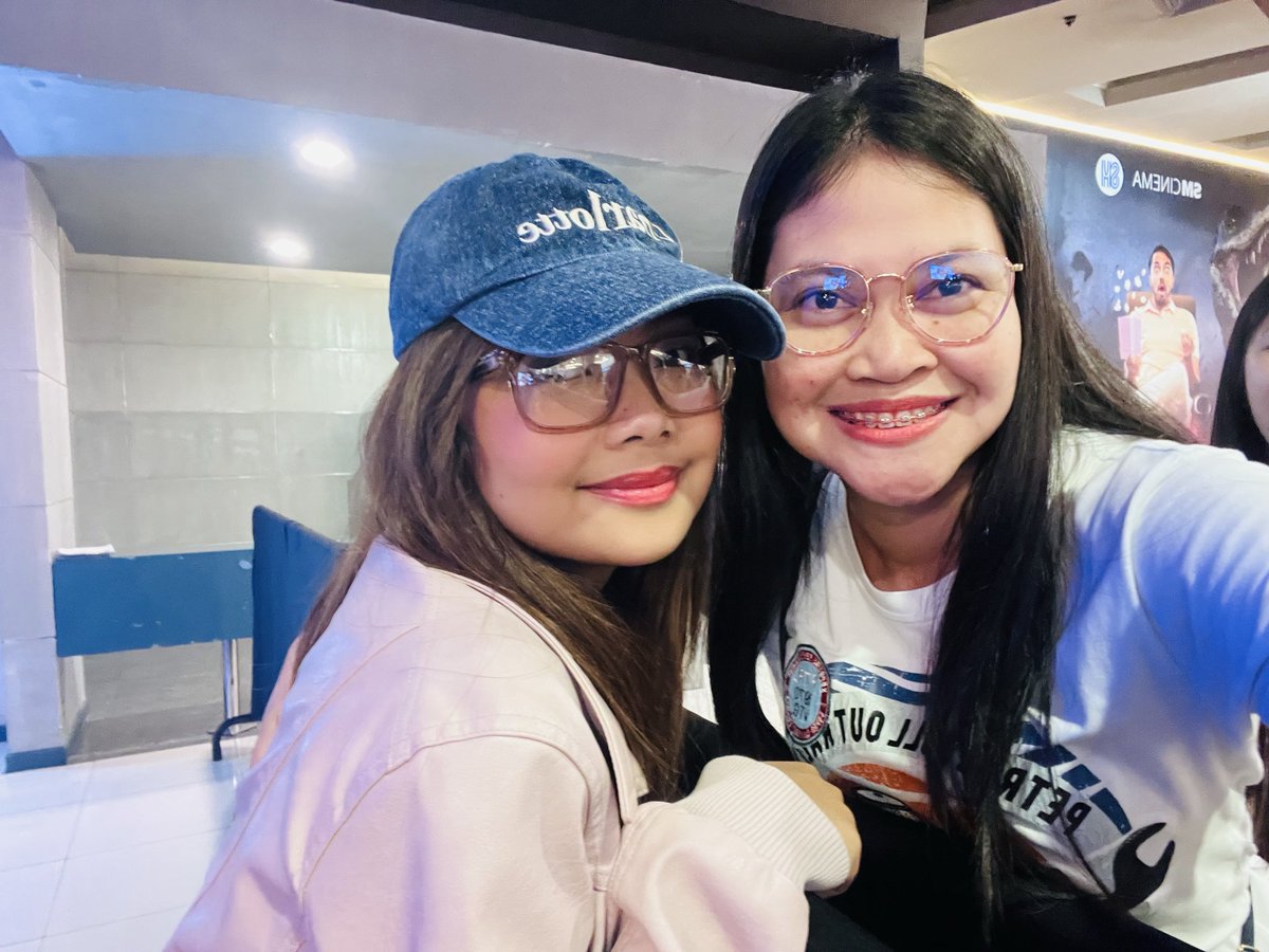 Sicangd10's tweet photo. I believe in the saying that " WHEN THE TIME IS RIGHT I THE LORD WILL MAKE IT HAPPEN"(TARLAC-BICOL)i don't have a chance to capture moment ko with you🥺 with HI/BYE im the HAPPIEST na🤗BOOM!GOD IS GOOD(TARLAC-PAMPANGA) Look what happened🥰🤗@carmelle_lite https://t.co/Y7lr4NtEVA