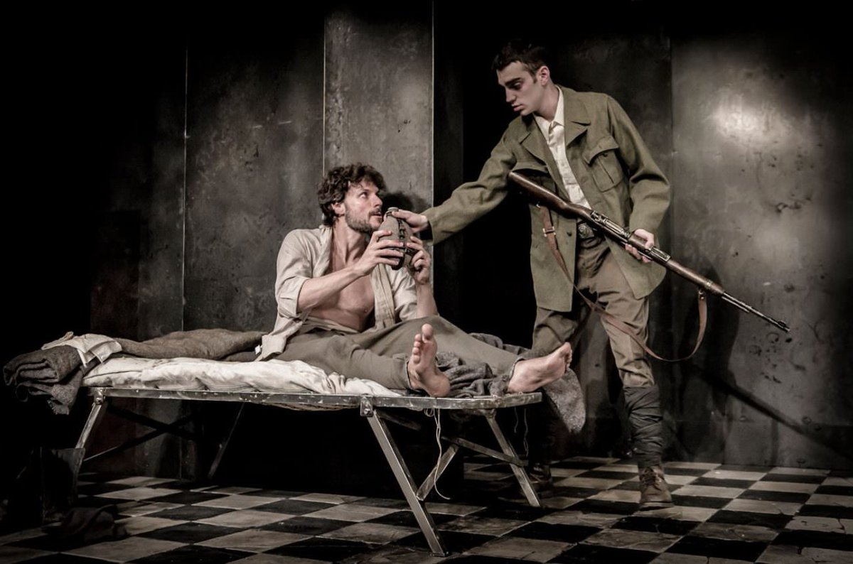 Alfara_'s tweet photo. Para todos los amantes de #LaBolaNegra os traigo un regalito. La obra de teatro de 'La piedra oscura' de @alberconejero se puede ver gratis en la Teatroteca. Eso sí, con un poco de espera. Para verla solo tienes que registrarte y reservar la obra. Es totalmente gratuito. https://t.co/RmlE06RyV9