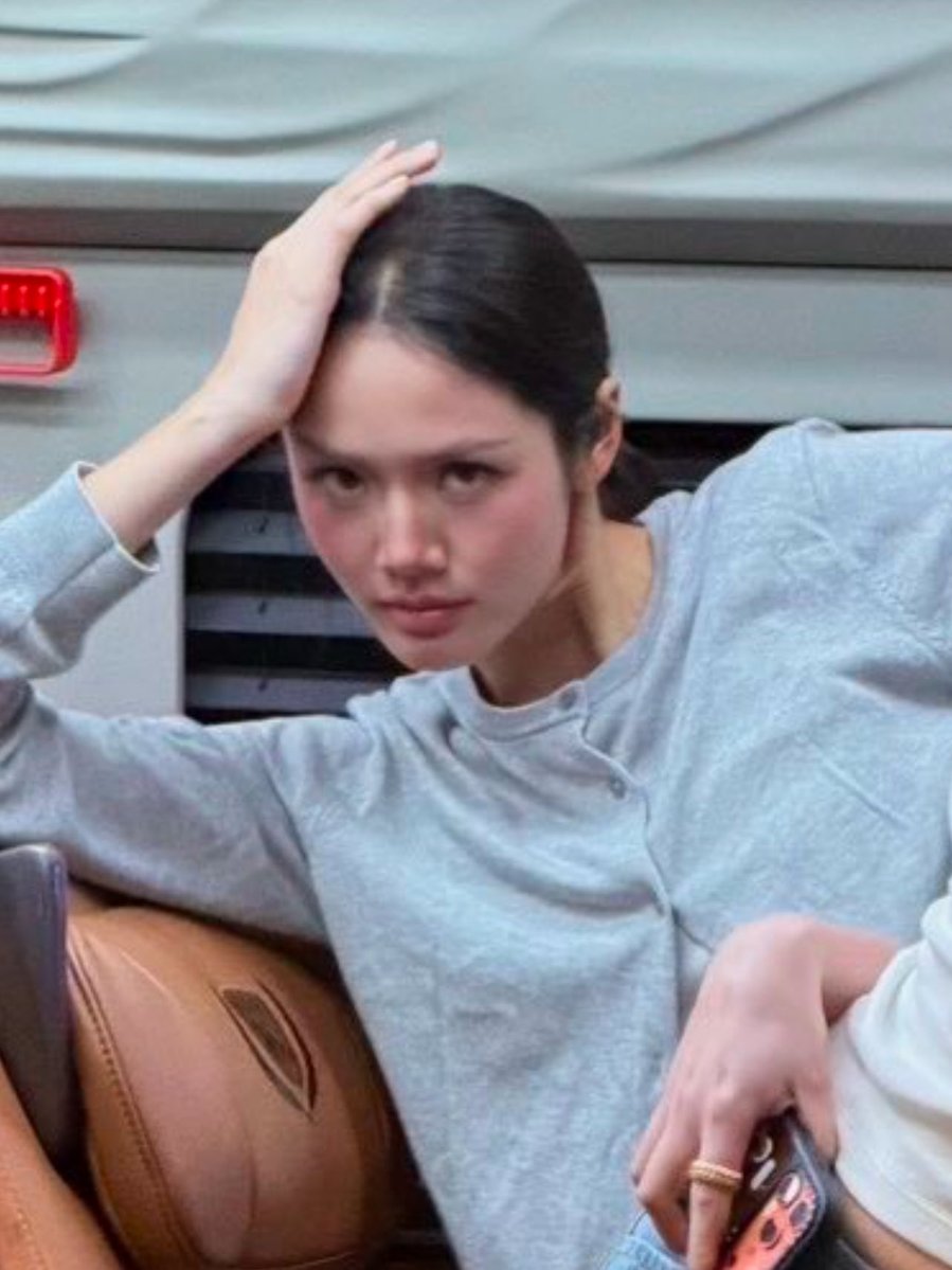 lutrabear's tweet photo. Hia Klao - Maevika - Steve(?

55555555555 P’Pang seems like happy pro max kup 🤣#ลูกหมีซอนญ่า #LMSY https://t.co/lE7XBHd38s