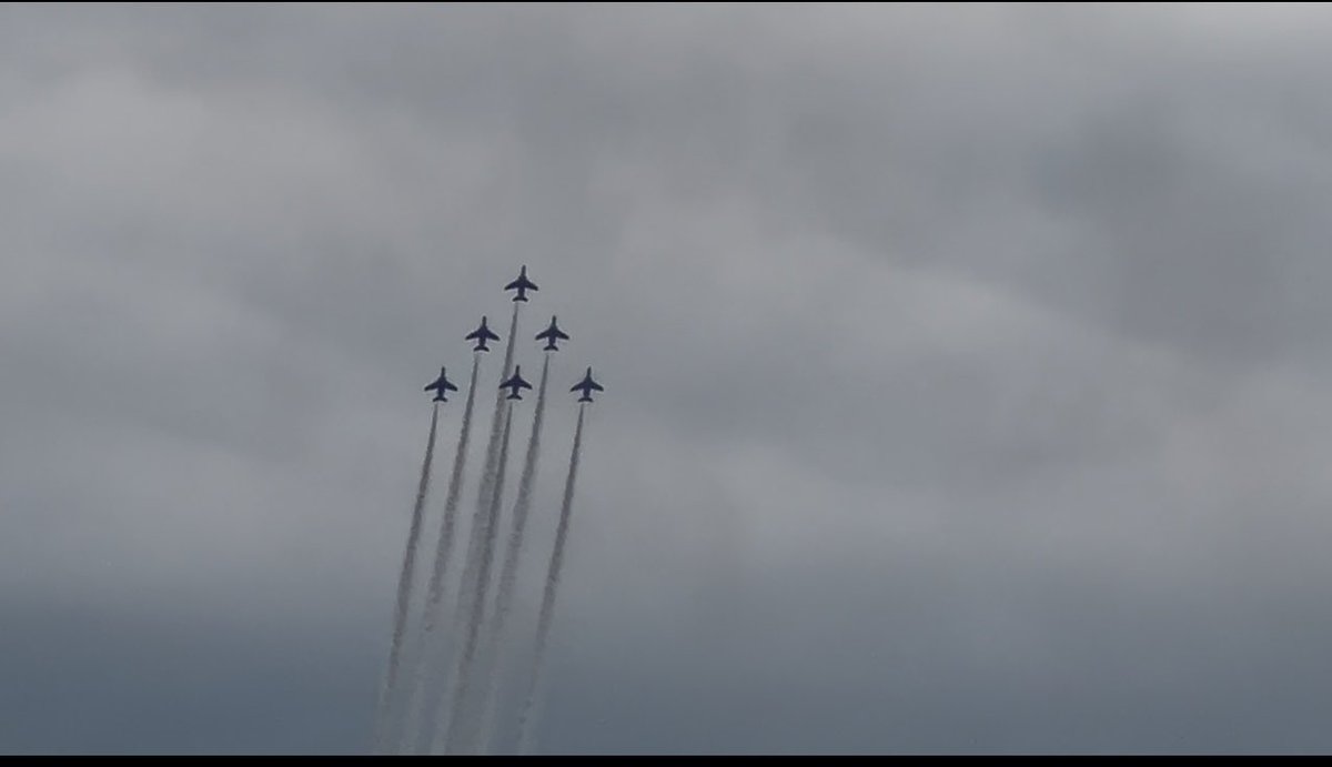ghmd_18's tweet photo. 航空祭😌
曇天だったし寒かったけど爆音浴出来て最高🥳F35なんて鼓膜じゃなくて心臓まで震えた気がした笑
今更ながらF2の魅力に気付きかっこいいと思うという…笑

何人か知り合いとすれ違った気がするけど…🤔

しかし、寒さの中のもつ煮最高だった🤣笑
#松島基地航空祭 https://t.co/Lu0TezGiuB