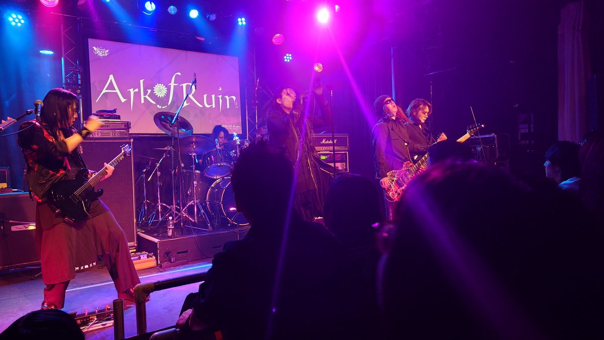 Shion_fuwatto's tweet photo. ROUAGEカバー、とてもよかったです( * ॑꒳ ॑*)
どの曲をやるのかな?知ってる曲あるかな?って少し不安でしたが存分に楽しめました!
この時代にROUAGEの曲を生音で聴けるのはとても胸熱。
#ArkofRuin
#AoR
#VisualRavenNight
#VRN https://t.co/s46v7ns5iz