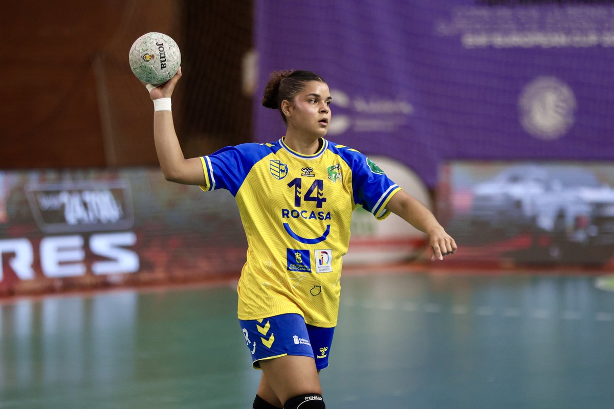 IberdrolaDHF's tweet photo. 🌟¡Aquí va la galería del #PartidoEstrella entre Costa del Sol Málaga y Rocasa Gran Canaria! 📸
🆚 @BMMalagaCosta 3️⃣0️⃣-2️⃣7️⃣ @BMRemudas
📸 @BMMalagaCosta
#️⃣ #Balonmano #SheLovesHandball https://t.co/RQTHK6yDuk