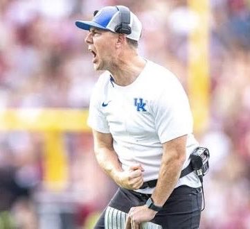 KennyRiceSports's tweet photo. Ol Ball Coach / New Ball Coach ? Way too early for straight up comparison but #WillStein has a style reminiscent of #SteveSpurrier the swagger, the daring or guts or cockiness or confidence to make a statement, an impact without flinching https://t.co/jAR1qbSk2P