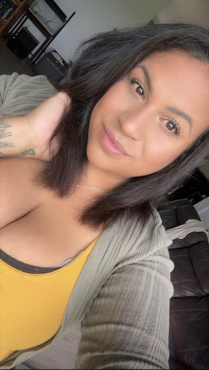 Expoher20's tweet photo. Cuck has me completely obsessed with her https://t.co/f0tHUkyy1q