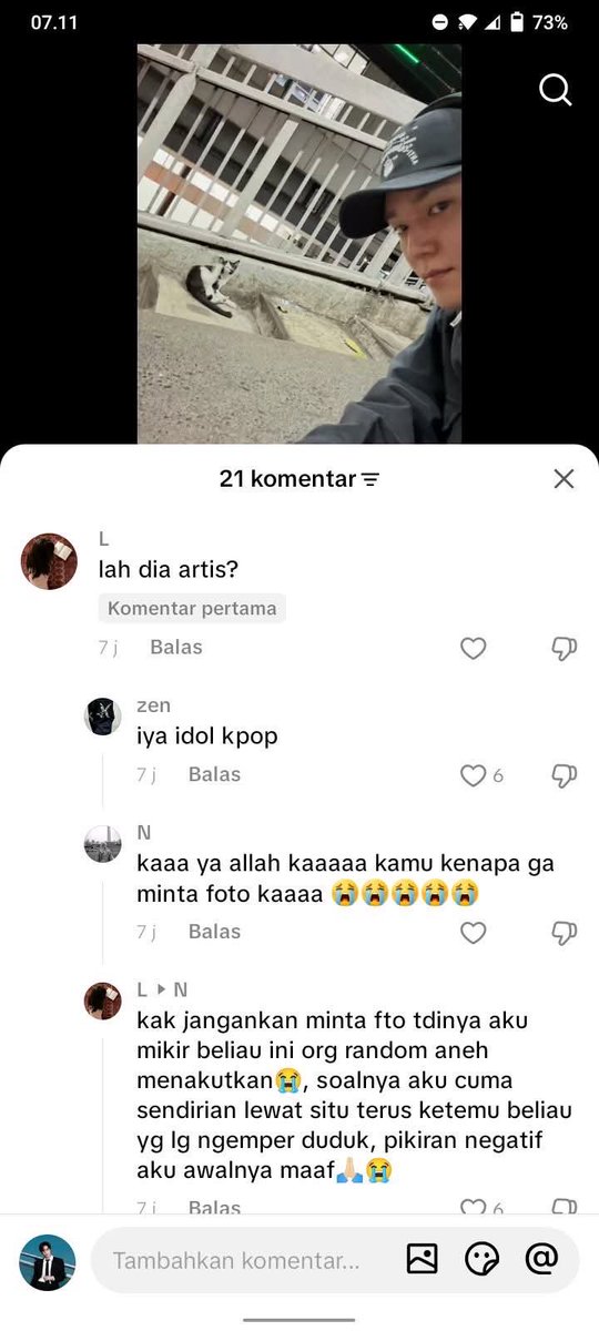 giiyaayaa's tweet photo. nemu foto ini di threads, ya ampun taeyong saking melokalnya sampe ada orang yg takut sama dia https://t.co/Arf9x7Dh4a