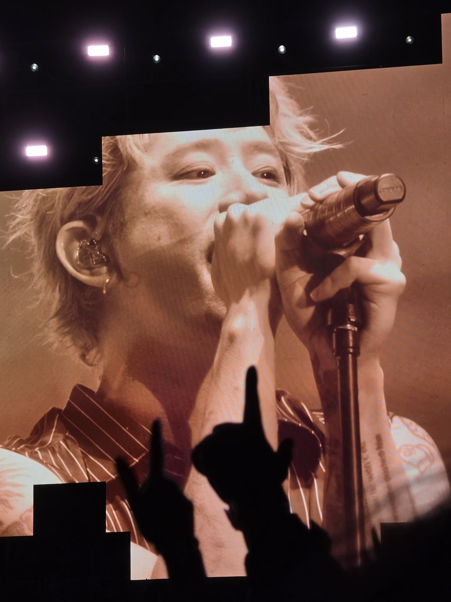 God_Ado1024's tweet photo. XMF 2일차!!

UVERworld로 시작해서 DAY6까지 다 너무 재밌었다!
원오크락때부터는 비왔는데 비오는 것도 잊을 정도로 신나게 뛰어 놀음 ㅋㅋㅋㅋ 전날의 피로를 잠시 잊었습니다🫠

그리고 다 보고 돌아가는 길에 다시 죽어가는 중... https://t.co/t8D9NYAppx