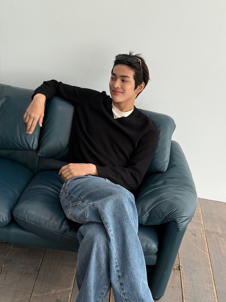 salt_1031's tweet photo. 다시 보자 샤넬 건호 https://t.co/1TDfwOJCul