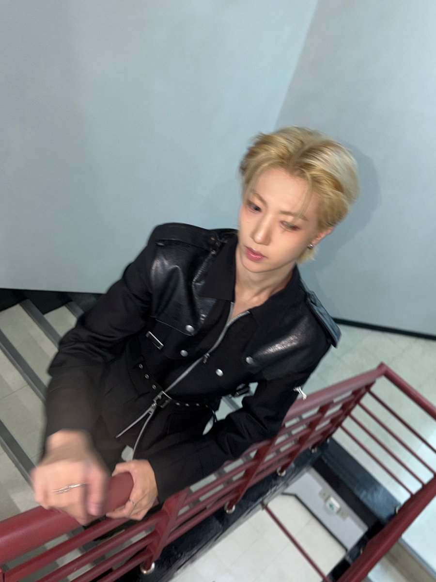CRAVITY_twt's tweet photo. LOUDER 1주차 너무 재밌었습니다🫶
#원진 https://t.co/oLtBa2gkZB