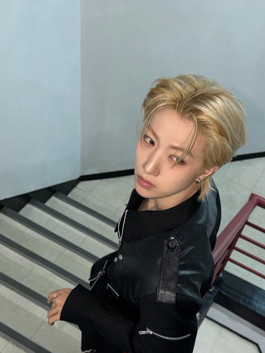 CRAVITY_twt's tweet photo. LOUDER 1주차 너무 재밌었습니다🫶
#원진 https://t.co/oLtBa2gkZB