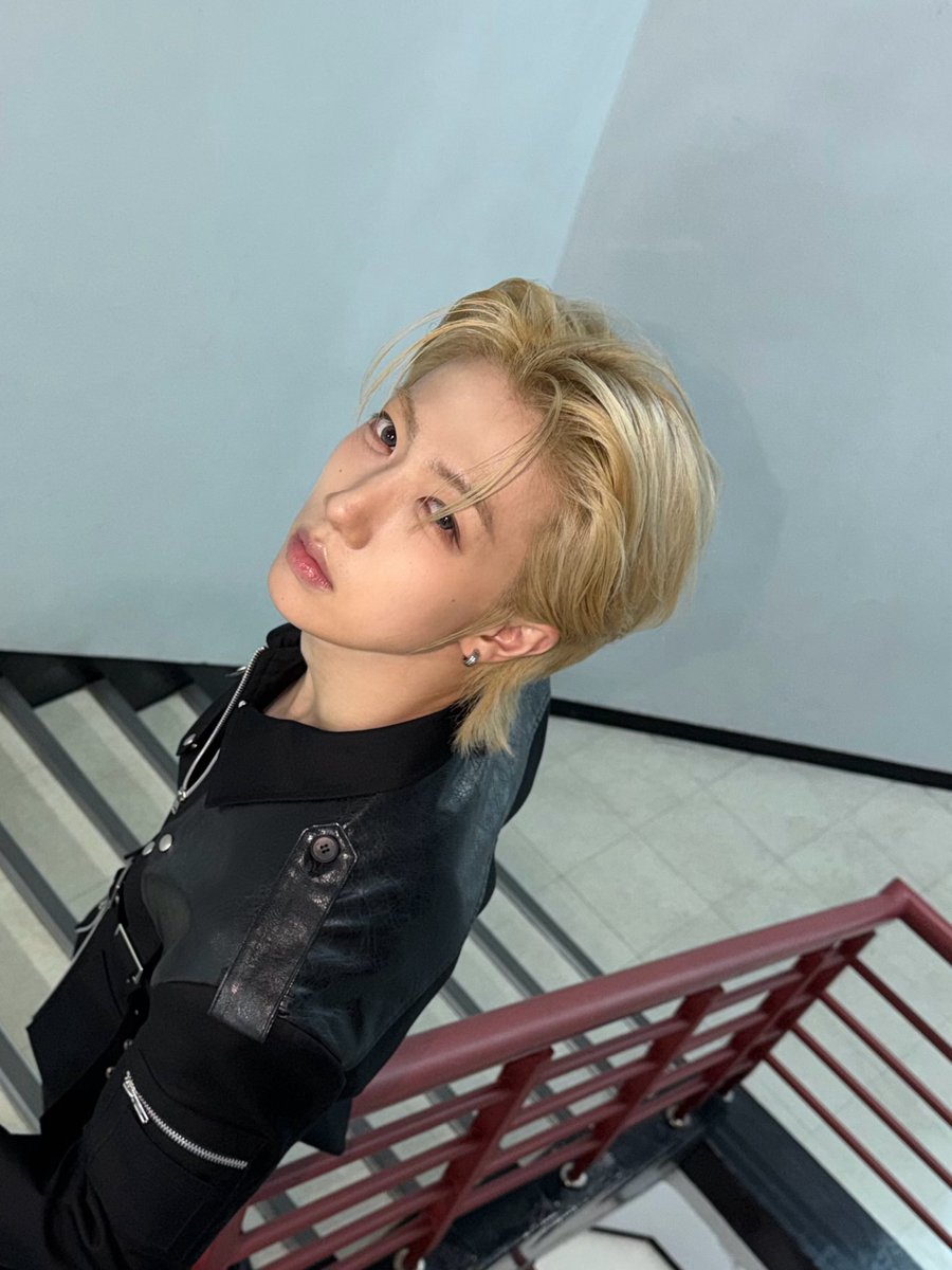 CRAVITY_twt's tweet photo. LOUDER 1주차 너무 재밌었습니다🫶
#원진 https://t.co/oLtBa2gkZB