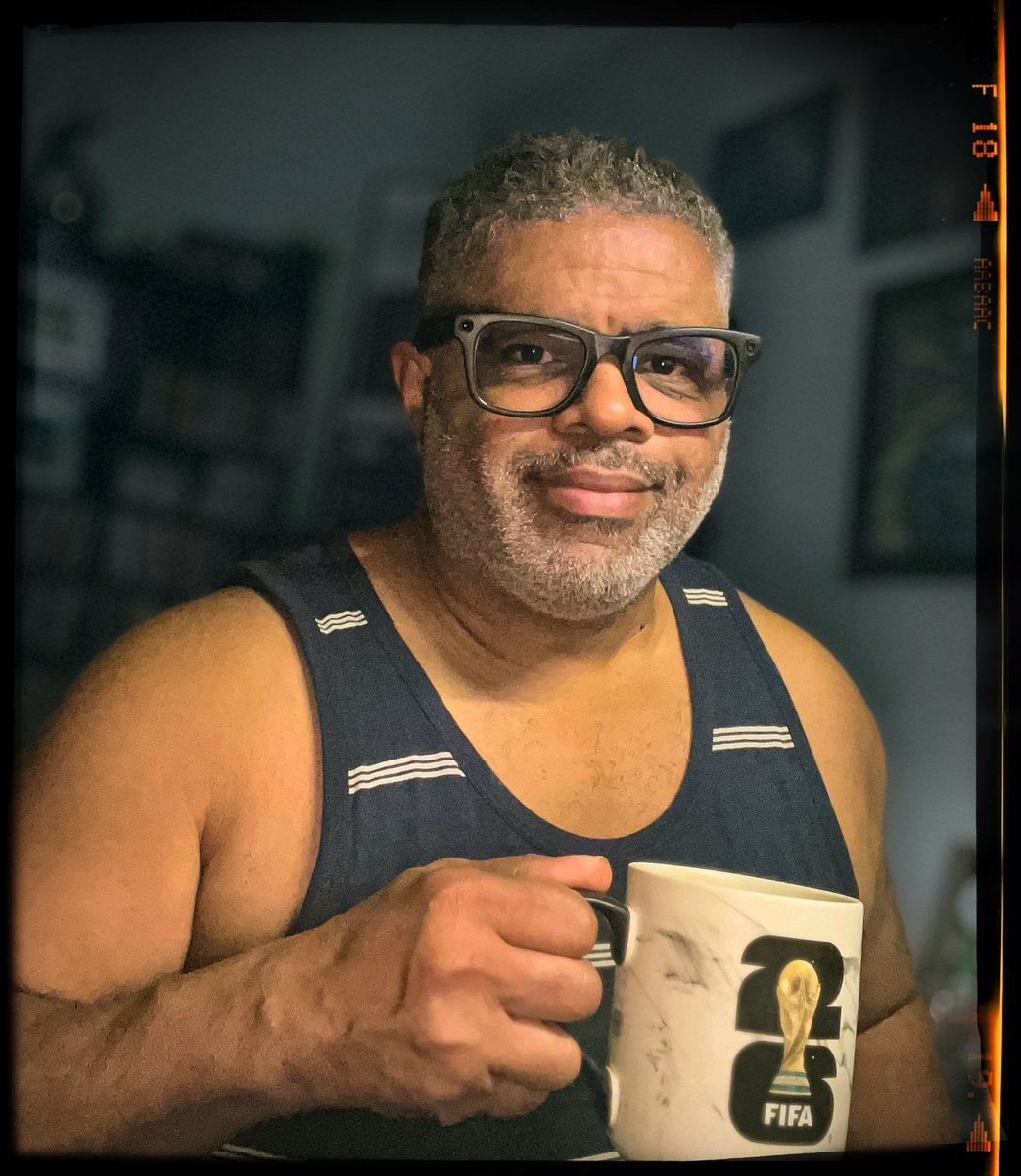 seand6711's tweet photo. Good Morning…First cup of the day, bringing in all the Sunday Blessings &amp; Tranquility….Rain Or Shine ☺️⛅️☕️✨ #SeanD67 #goodmorning #sundayvibes #coffee #smile #photo https://t.co/yExd2XYtBR