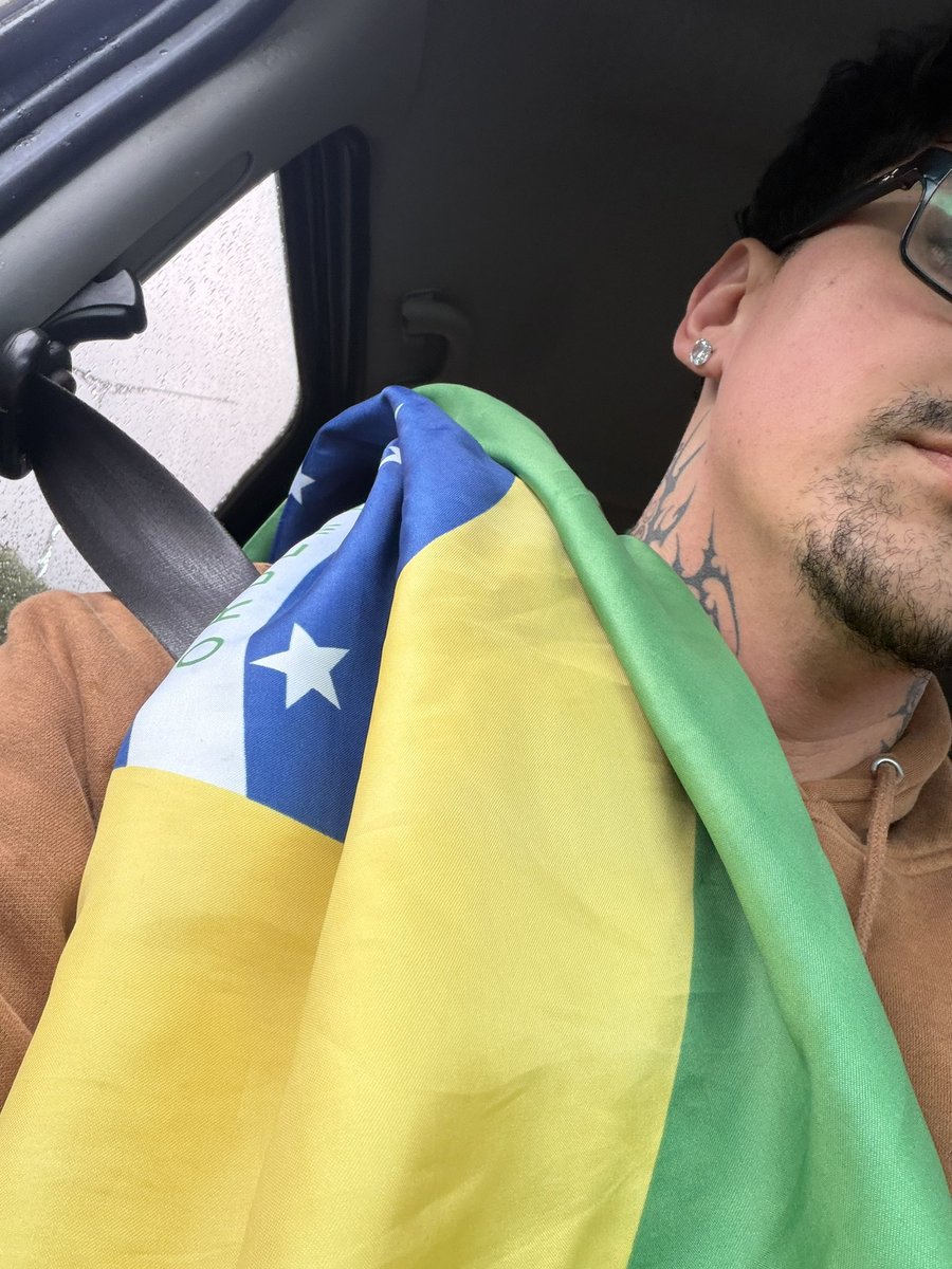 aleealcatraz's tweet photo. Acabei de macetar o 22 na urna 🇧🇷
Bicha burra nasce petista!!! https://t.co/YDmIaQVNXj