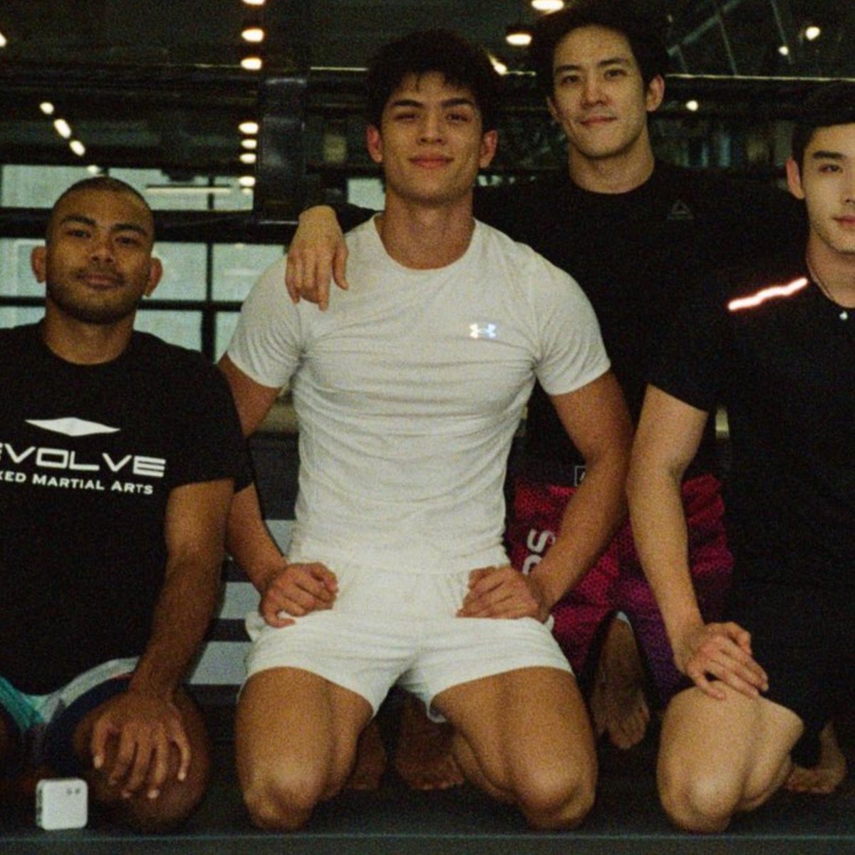 erwavez's tweet photo. Duh joss wayar ini lu peak ganteng manly parah NAKSIRRR https://t.co/IfImaVtAxV