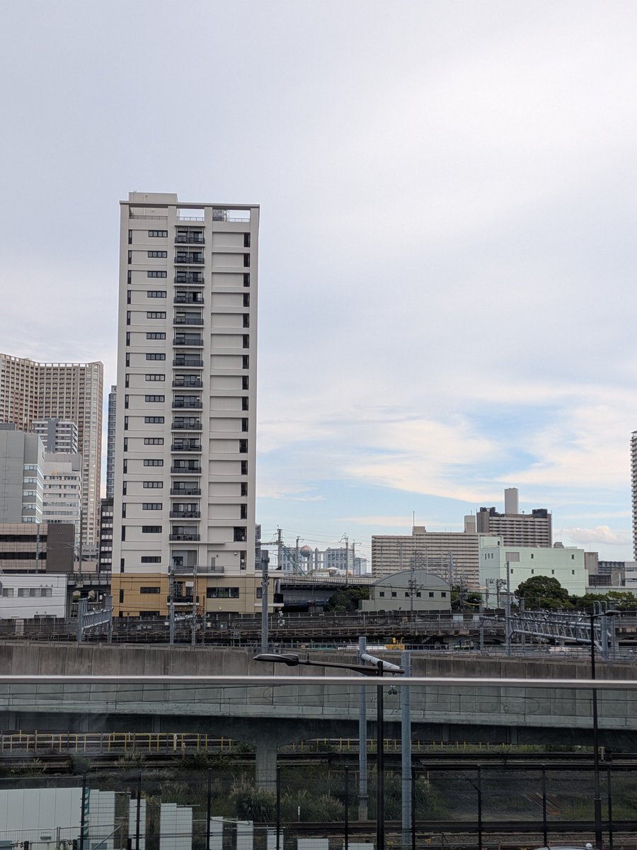 suminjas's tweet photo. 高輪ゲートウェイからのお台場フジテレビビュー https://t.co/AXbUsjwrdB