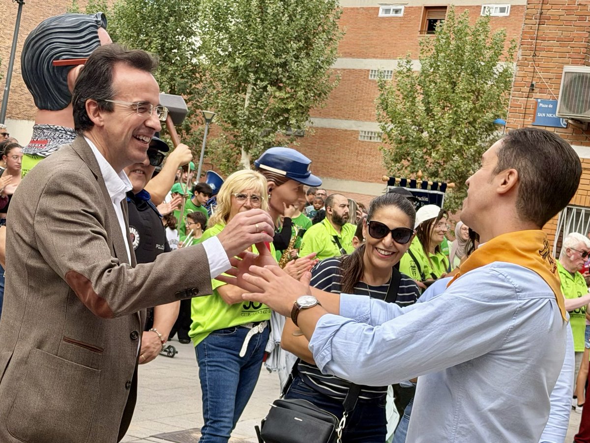 ppleganes's tweet photo. 🎉  Esta mañana hemos disfrutado del tradicional desfile de gigantes y cabezudos, organizado por nuestro concejal y presidente de la Junta de Distrito de San Nicasio @jrodriguezdiaz90 

¡Felices fiestas, San Nicasio! 💙 https://t.co/v6J6yaW4kY