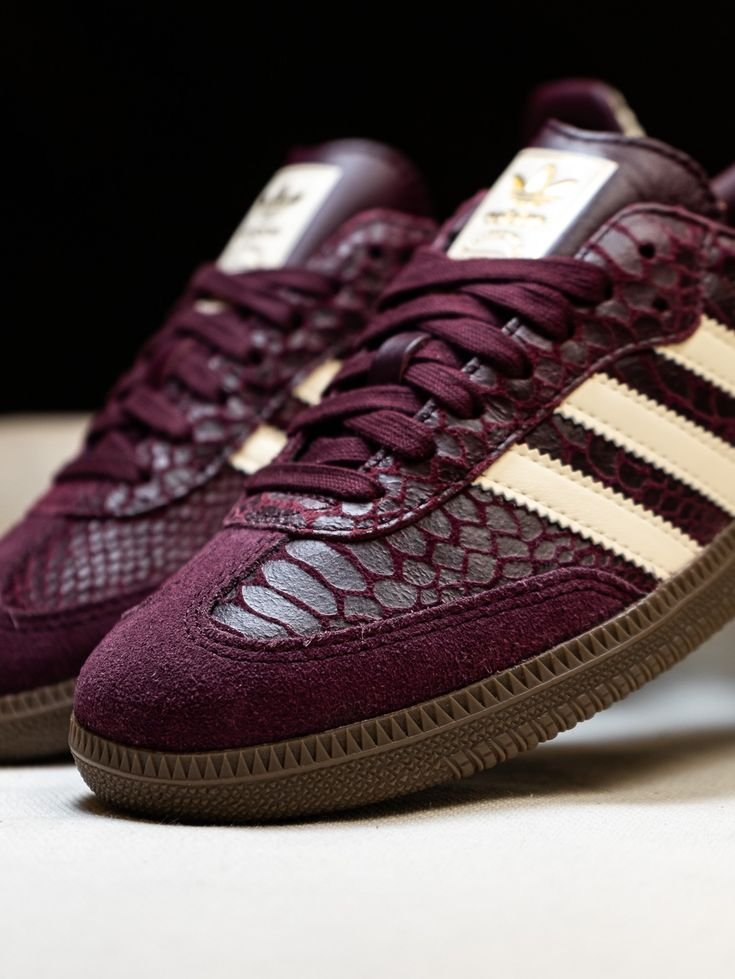 Bllury's tweet photo. Samba burgundy Adidas https://t.co/gPVoPIkH2f
