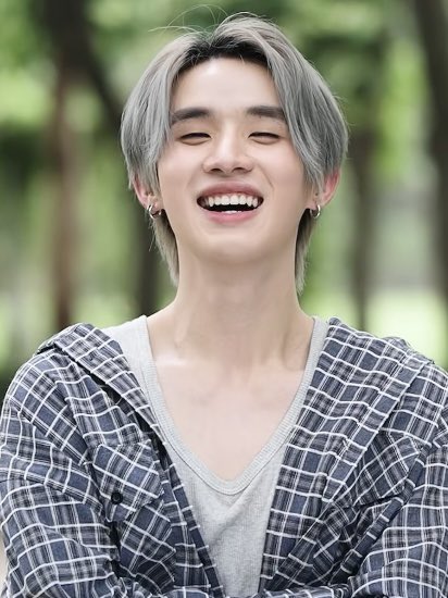 Eveveryou_'s tweet photo. SS1                                               SS2 https://t.co/ZklObgzcjb
