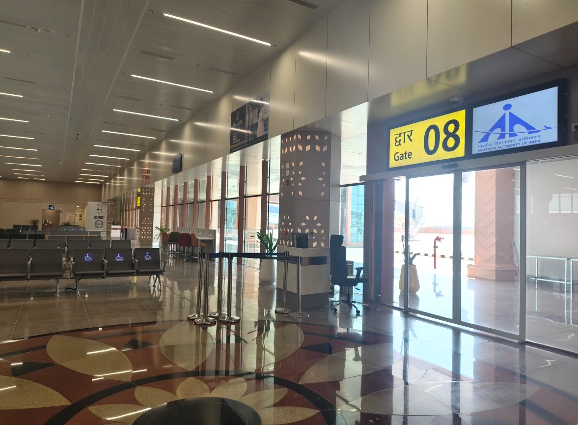 aaijdhairport's tweet photo. सुविधाजनक बैठने की व्यवस्था एवं प्राथमिकता कतार 🪑✨

#YSA2026
#jodhpurairport 
#AAI 

@AAI_Official 
@MoCA_GoI @aaiRedNR https://t.co/m9smTaVcBE