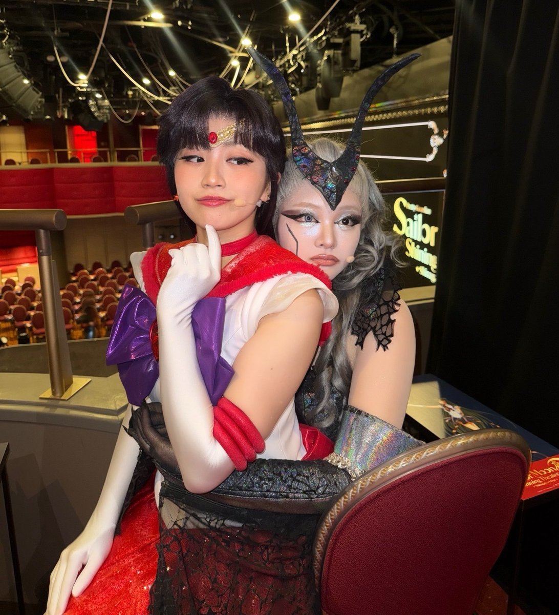 Riku_muni's tweet photo. #美少女戦士セーラームーン
今週もご来場ありがとうございました🌙

気づけば10月が始まりましたね🍁
今月は美奈子とせつなさんのバースデーウィークがあります🎂
一緒に盛大に盛り上げていきましょう🧡🤎

今日はヴァルシアとの1枚🩶

#prettyguardiansailormoonshiningtheater
 #shiningtheater https://t.co/PZdlu87drb