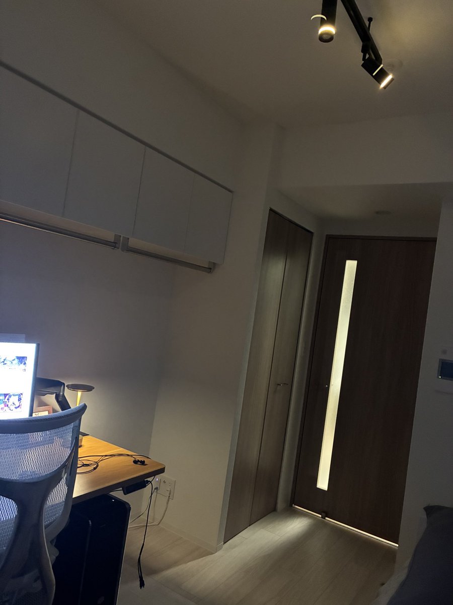 azukick_0101's tweet photo. ダンボール部屋からようやく片付いた https://t.co/KxVfMu4fWm