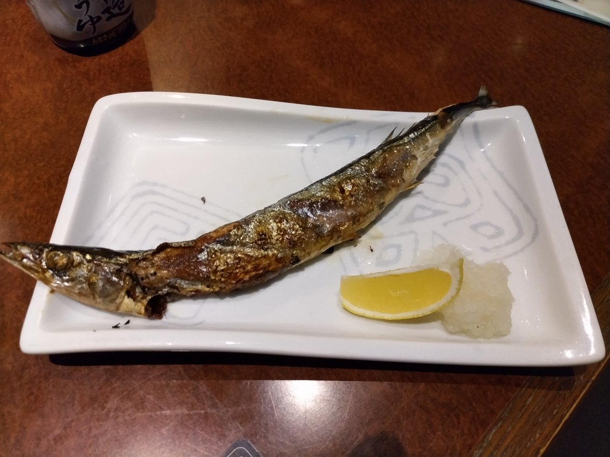 mako_toy's tweet photo. 美味し。
お造り４種盛り、いわしの南蛮風、秋刀魚の塩焼。 https://t.co/anrn67aSj0
