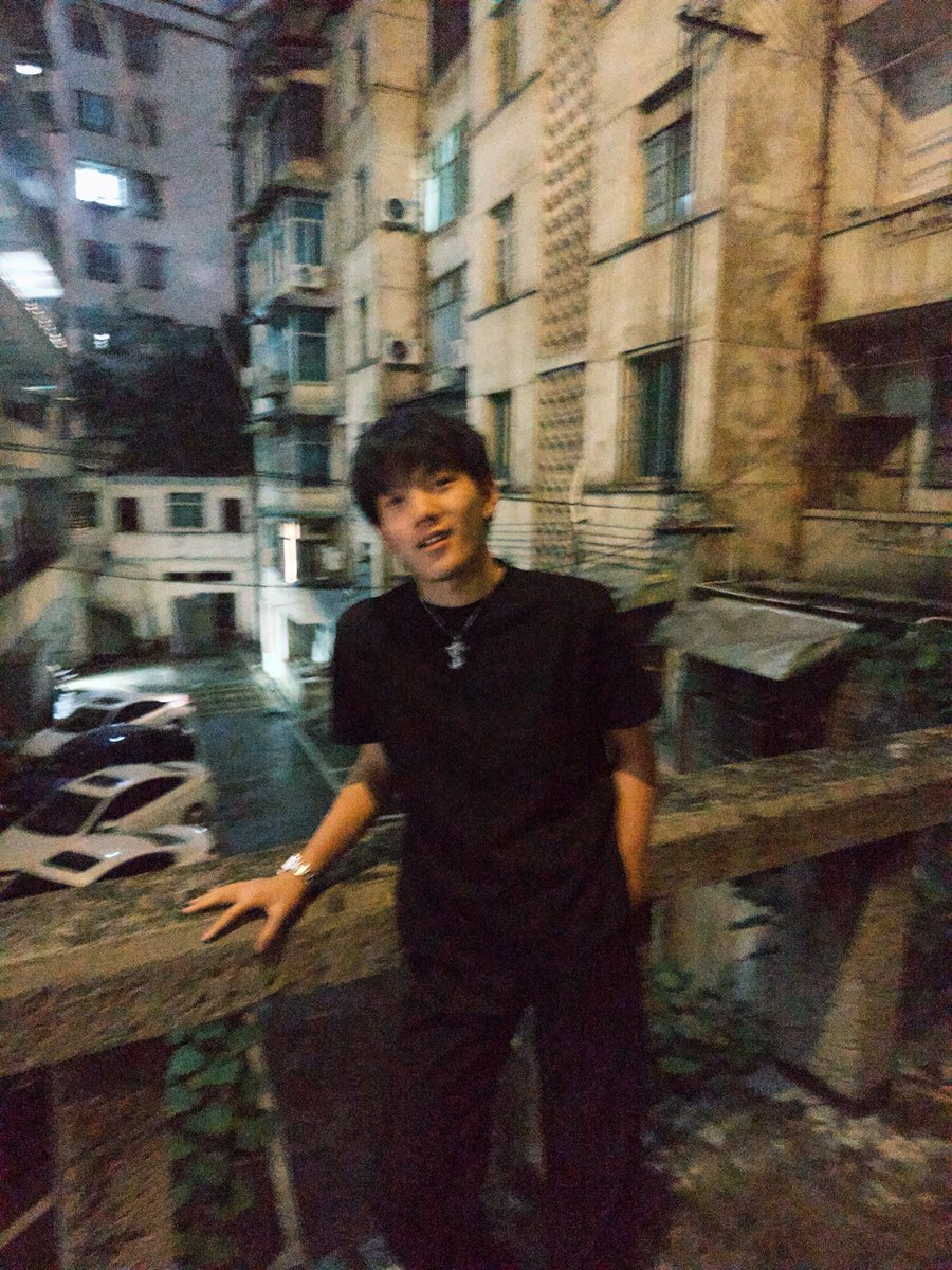 Petergwhe tweet picture